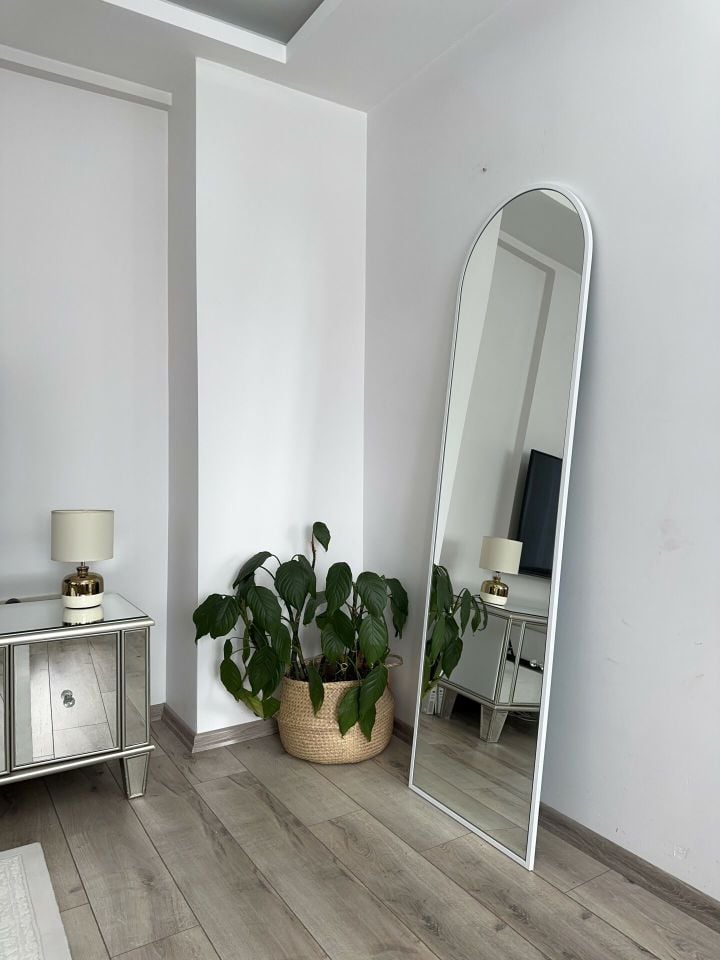 180X60 BEYAZ OVAL AYAKLI BOY AYNASI