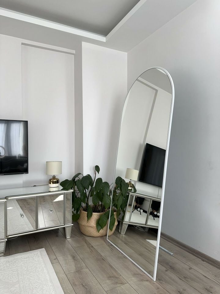 180X80 BEYAZ OVAL AYAKLI BOY AYNASI