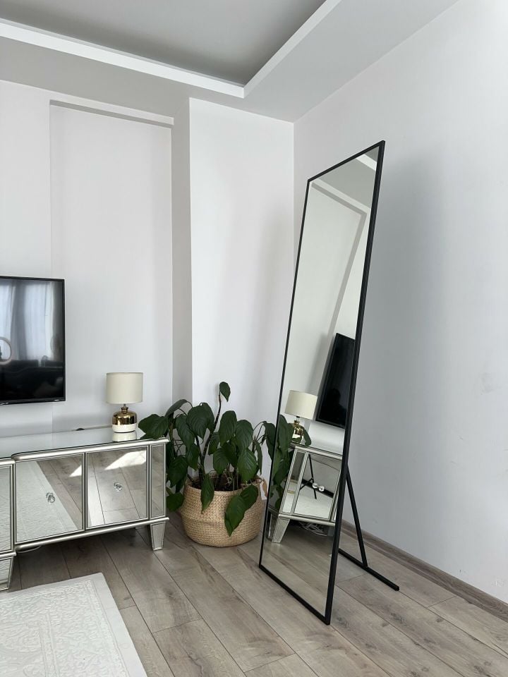 180X70 SİYAH DİKDÖRGEN AYAKLI BOY AYNASI