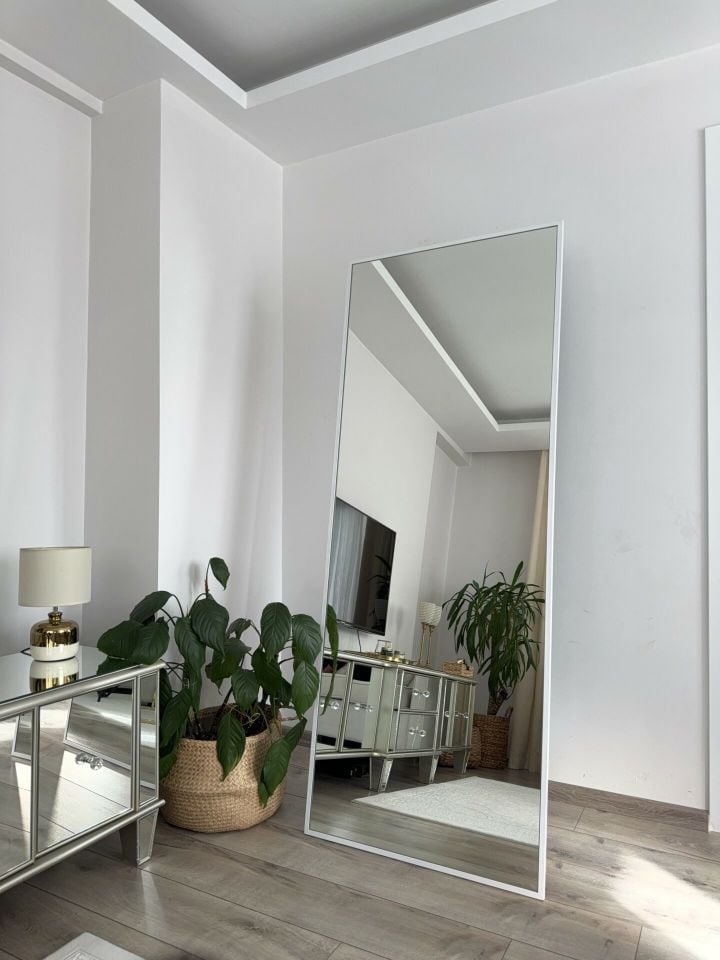 180X70 BEYAZ DİKDÖRGEN AYAKLI BOY AYNASI