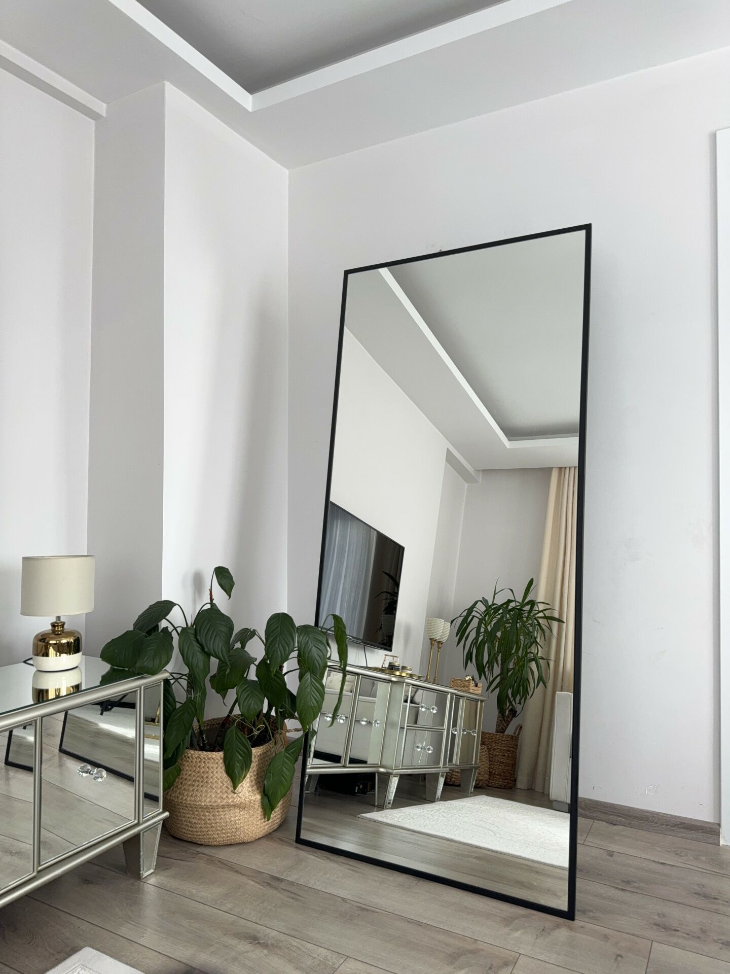 180X80 SİYAH DİKDÖRTGEN AYAKLI BOY AYNASI