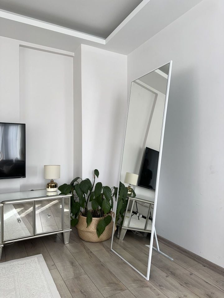 180X80 BEYAZ DİKDÖRTGEN AYAKLI BOY AYNASI