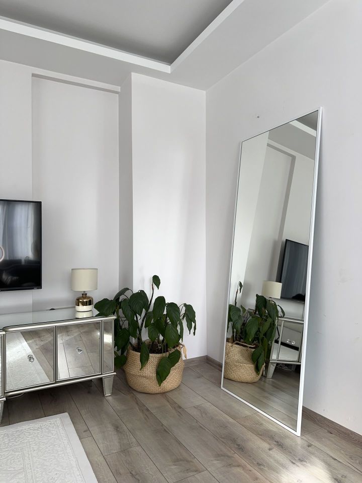 180X80 BEYAZ DİKDÖRTGEN AYAKLI BOY AYNASI