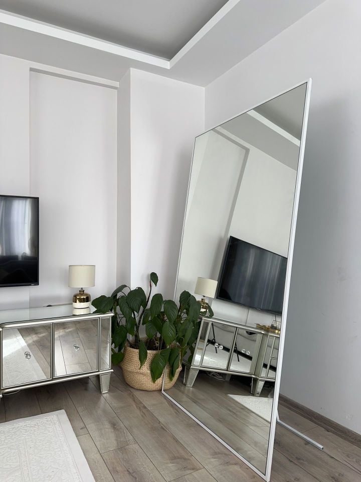 180X100 BEYAZ DİKDÖRTGEN AYAKLI BOY AYNASI
