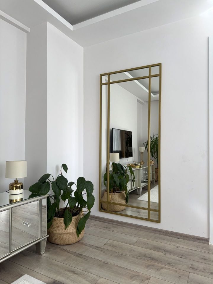 GOLD ÇERÇEVELİ DEKORATİF MODEL BOY AYNASI