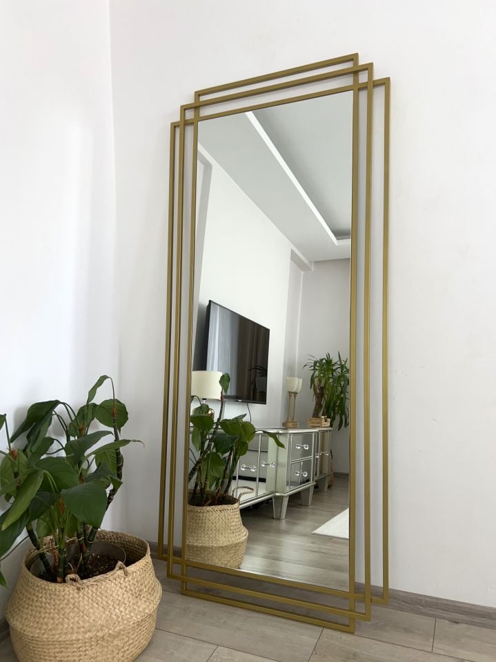 GOLD ÇERÇEVELİ DEKORATİF MODEL BOY AYNASI