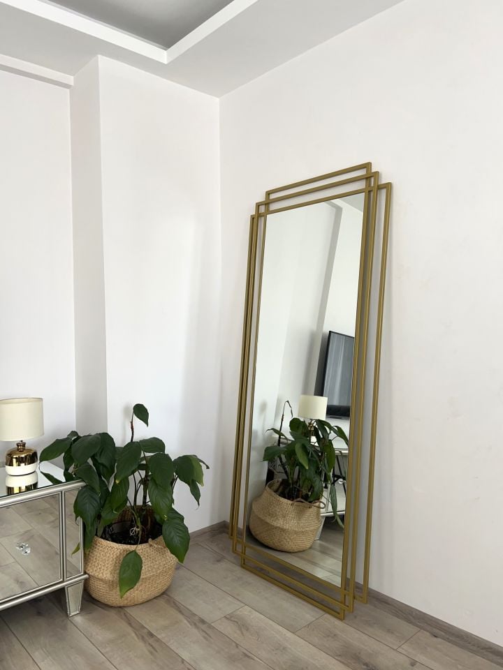 GOLD ÇERÇEVELİ DEKORATİF MODEL BOY AYNASI