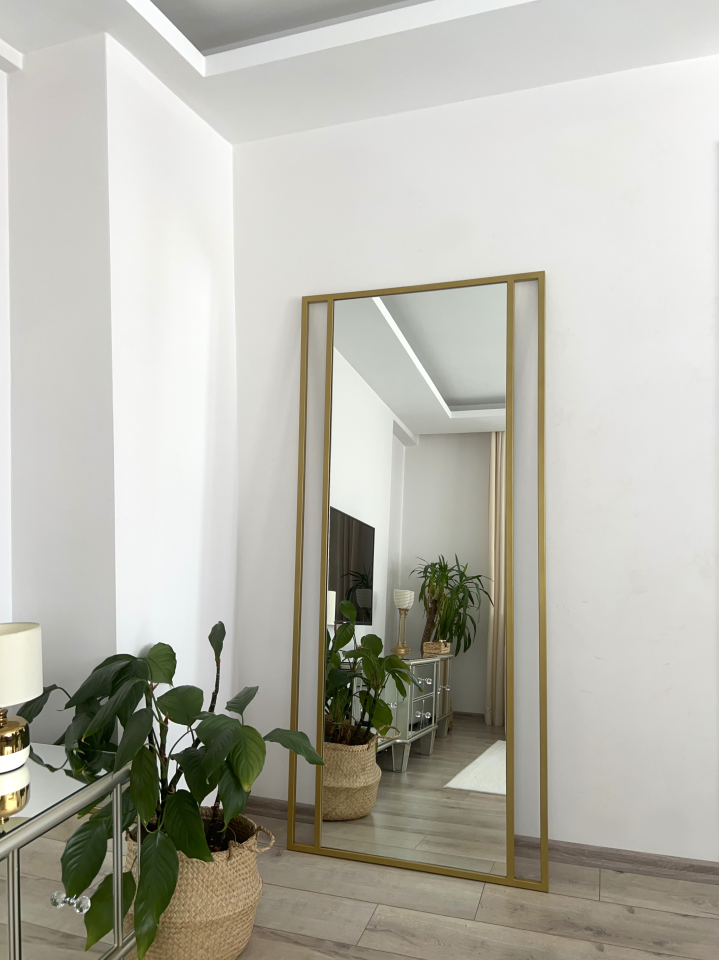 GOLD ÇERÇEVELİ DEKORATİF MODEL BOY AYNASI
