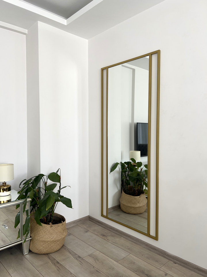 GOLD ÇERÇEVELİ DEKORATİF MODEL BOY AYNASI