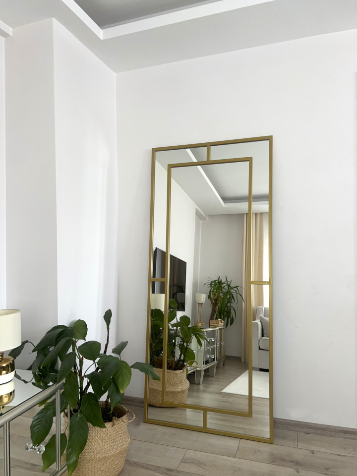 GOLD ÇERÇEVELİ DEKORATİF MODEL BOY AYNASI