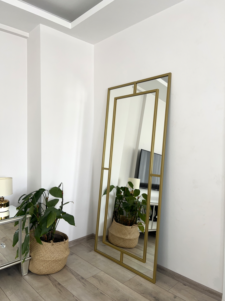GOLD ÇERÇEVELİ DEKORATİF MODEL BOY AYNASI