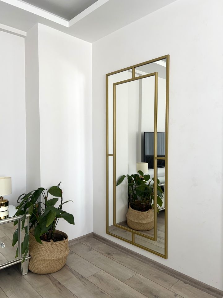 GOLD ÇERÇEVELİ DEKORATİF MODEL BOY AYNASI