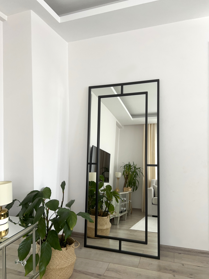 SİYAH ÇERÇEVELİ DEKORATİF MODEL BOY AYNASI