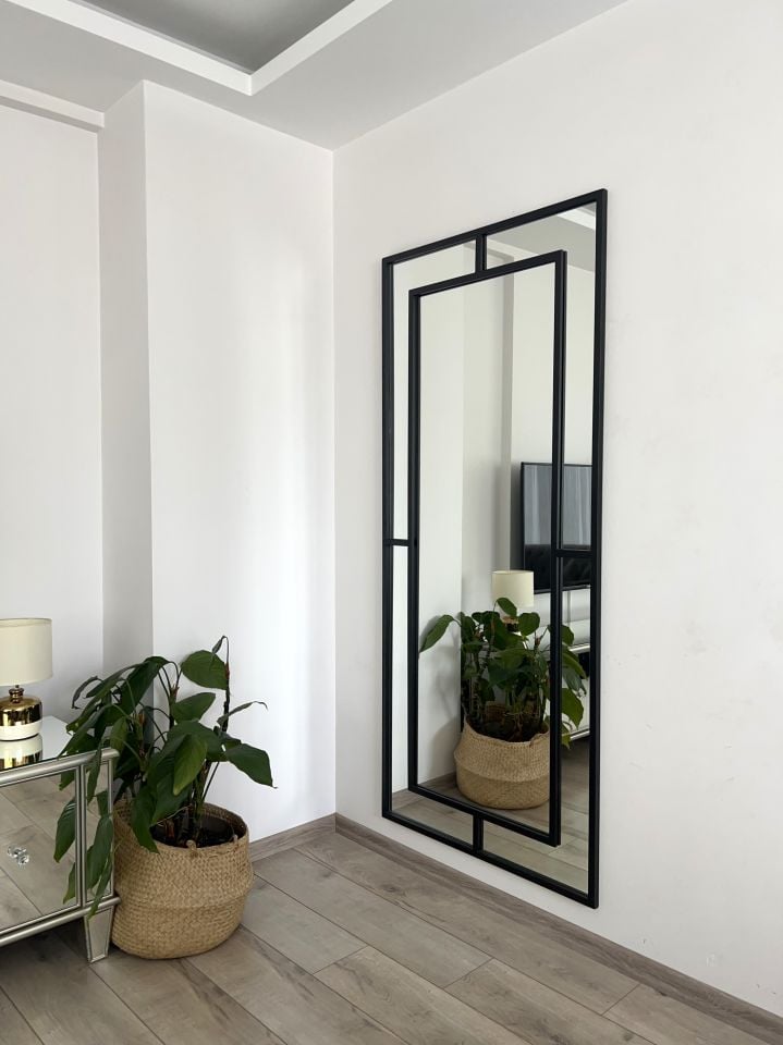 SİYAH ÇERÇEVELİ DEKORATİF MODEL BOY AYNASI