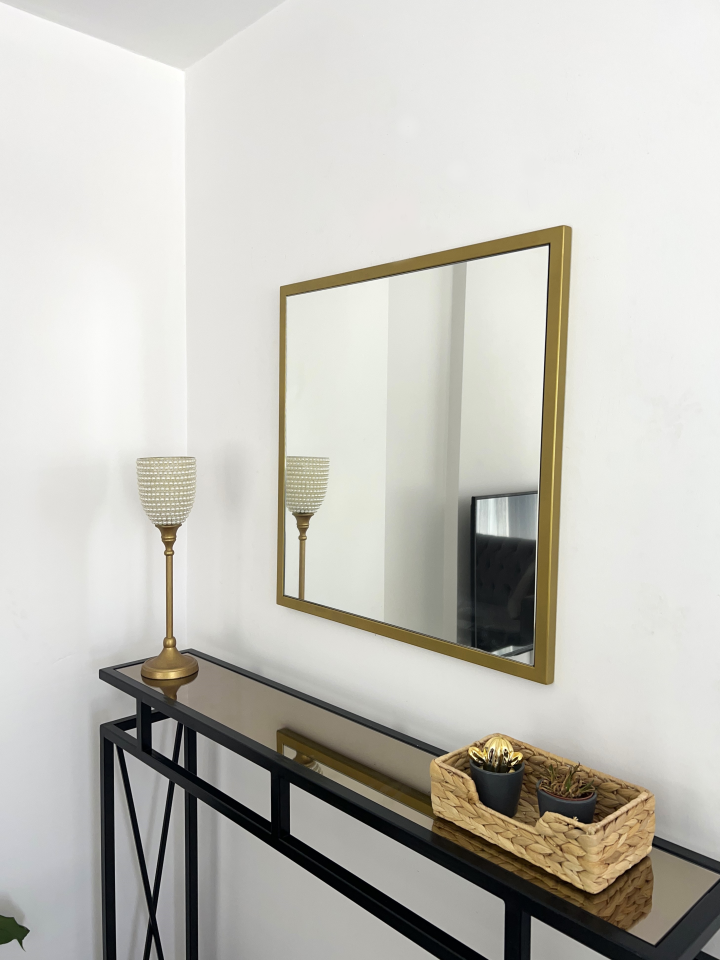 GOLD METAL ÇERÇEVELİ 60X60 CM AYNA