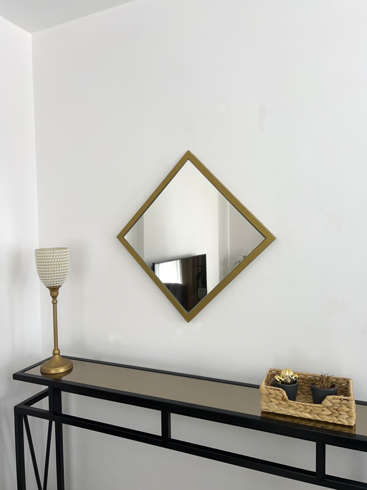 GOLD METAL ÇERÇEVELİ 40X40 CM AYNA