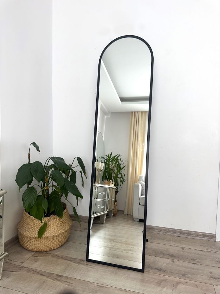 SİYAH METAL ÇERÇEVELİ 160x40 CM OVAL AYAKLI BOY AYNASI