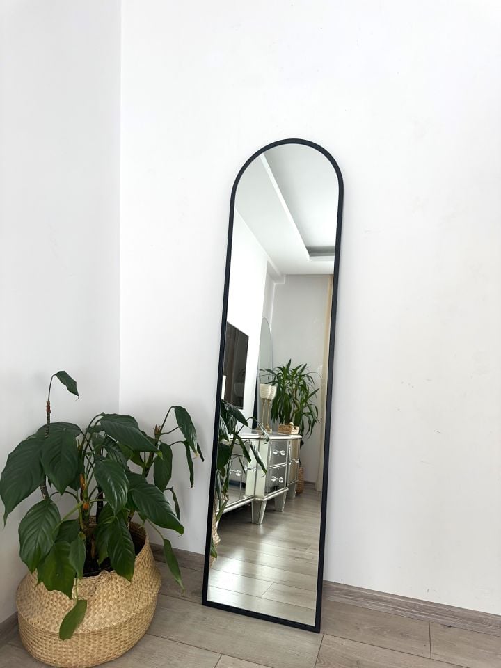 SİYAH METAL ÇERÇEVELİ 160x40 CM OVAL AYAKLI BOY AYNASI