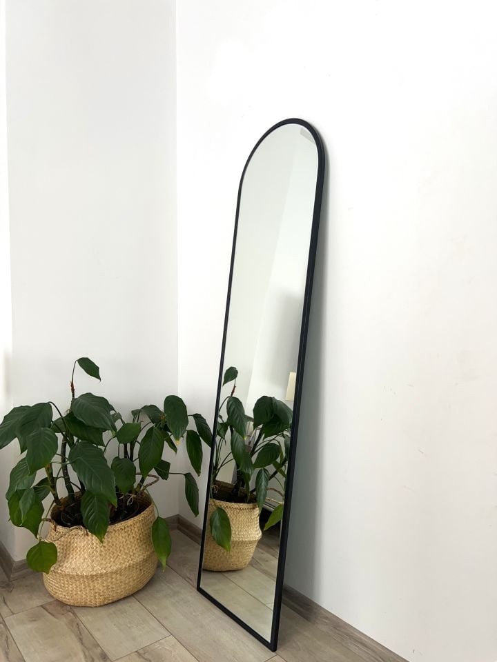 SİYAH METAL ÇERÇEVELİ 160x40 CM OVAL AYAKLI BOY AYNASI