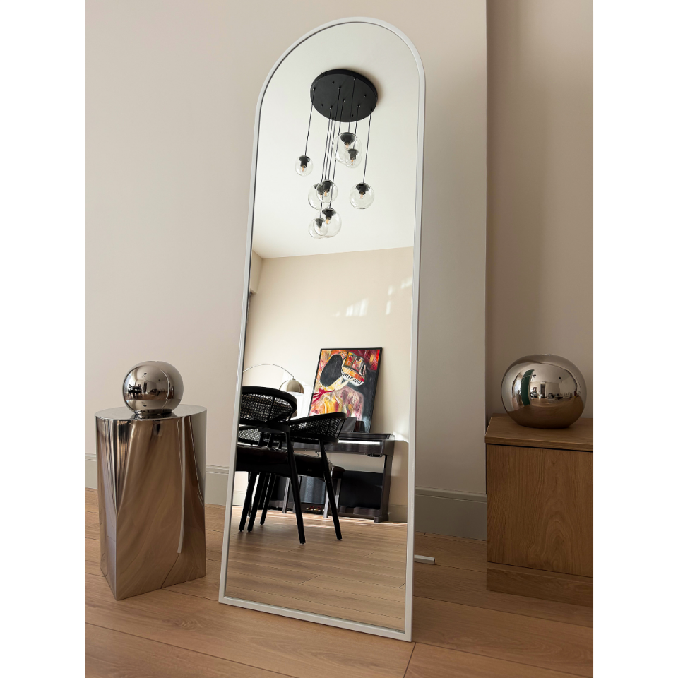 BEYAZ METAL ÇERÇEVELİ 160x40 CM OVAL AYAKLI BOY AYNASI