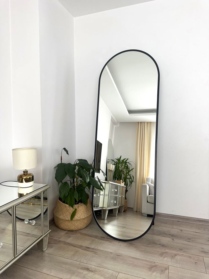 SİYAH METAL ÇERÇEVELİ 180X60 CM ELİPS AYAKLI BOY AYNASI