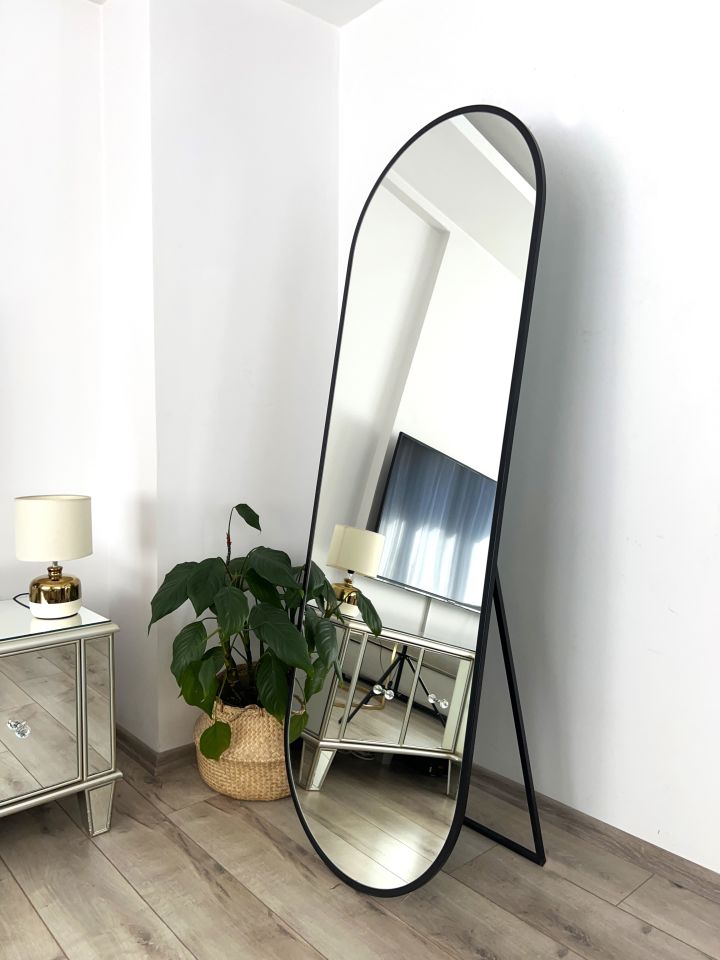 SİYAH METAL ÇERÇEVELİ 180X60 CM ELİPS AYAKLI BOY AYNASI