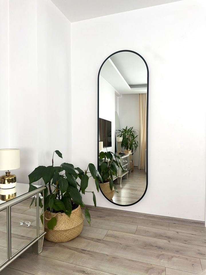 SİYAH METAL ÇERÇEVELİ 180X60 CM ELİPS AYAKLI BOY AYNASI