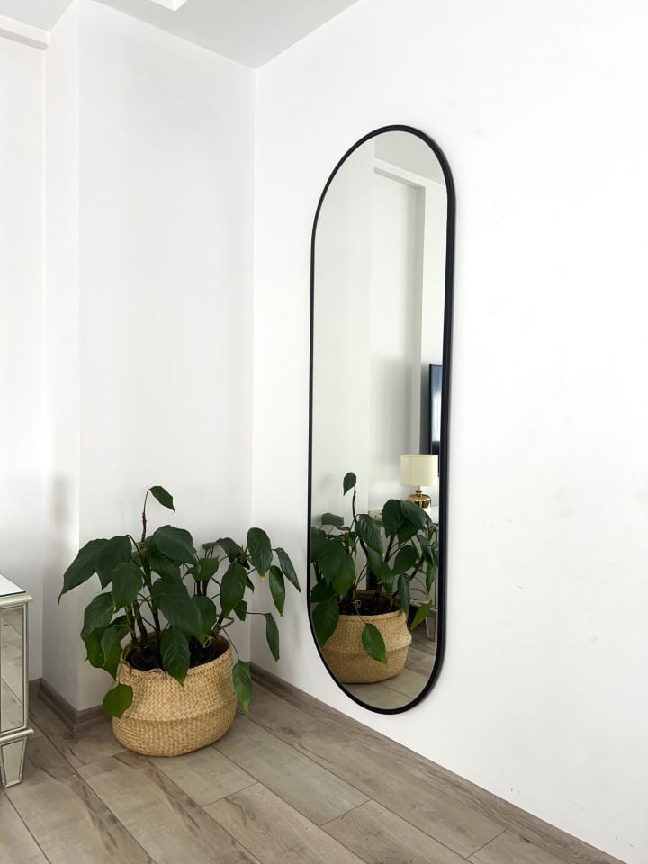 SİYAH METAL ÇERÇEVELİ 180X60 CM ELİPS AYAKLI BOY AYNASI