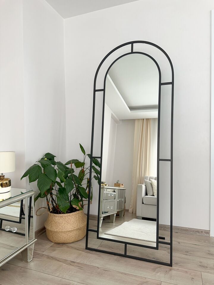 Siyah Metal Çerçeveli 180x70 Cm Pencere Model Oval Ayaklı Boy Aynası