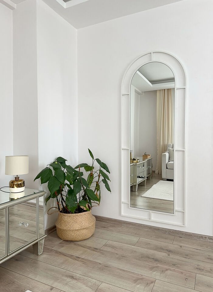 Beyaz Metal Çerçeveli 180x70 Cm Pencere Model Oval Ayaklı Boy Aynası