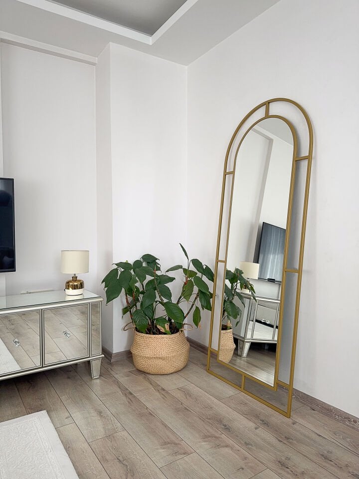 Gold Metal Çerçeveli 180x70 Cm Pencere Model Oval Ayaklı Boy Aynası