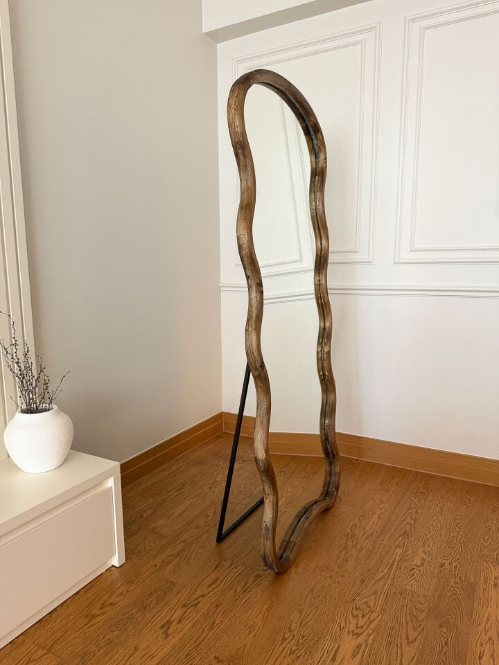 DOĞAL AHŞAP ÇERÇEVELİ BULUT MODEL 180X80 CM ( CEVİZ ) AYAKLI BOY AYNASI